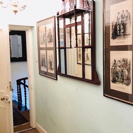 Lauras Townhouse Apartments Dressmakers Salon باث المظهر الخارجي الصورة
