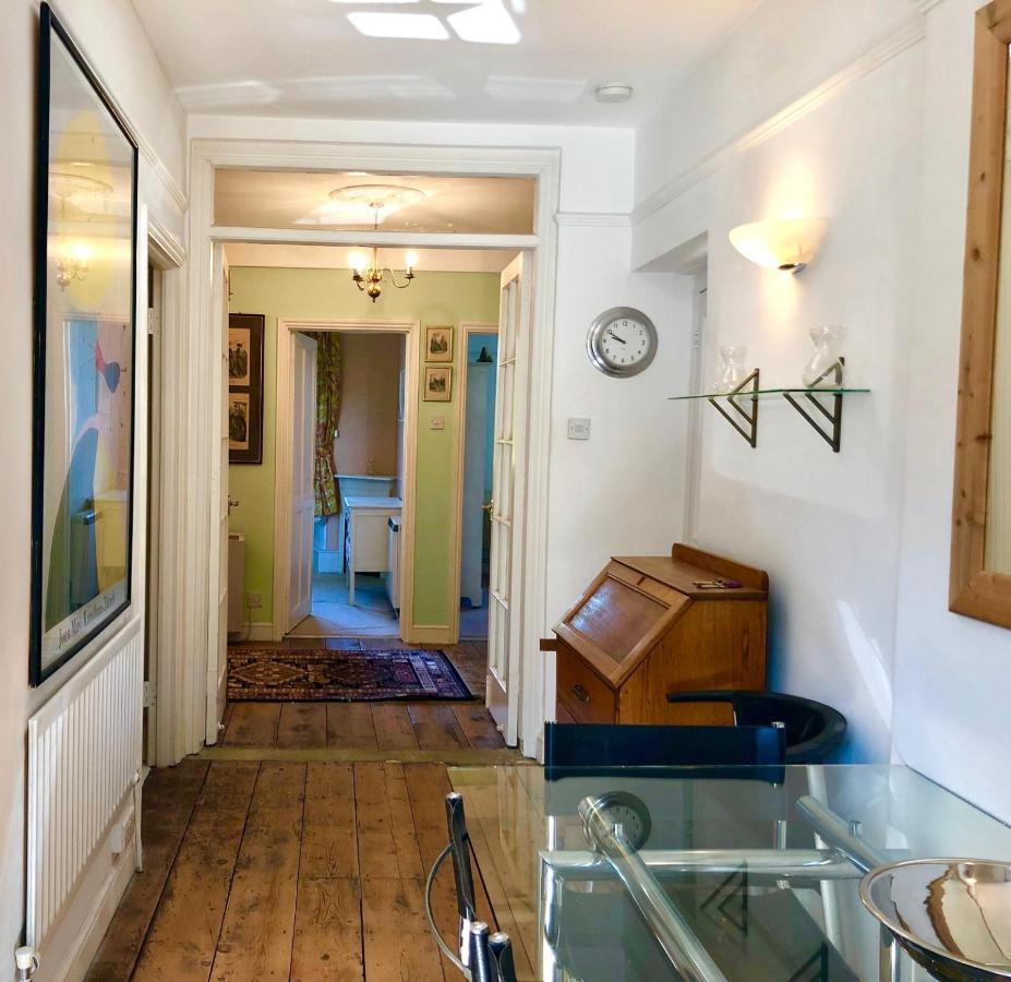 Lauras Townhouse Apartments Dressmakers Salon باث المظهر الخارجي الصورة